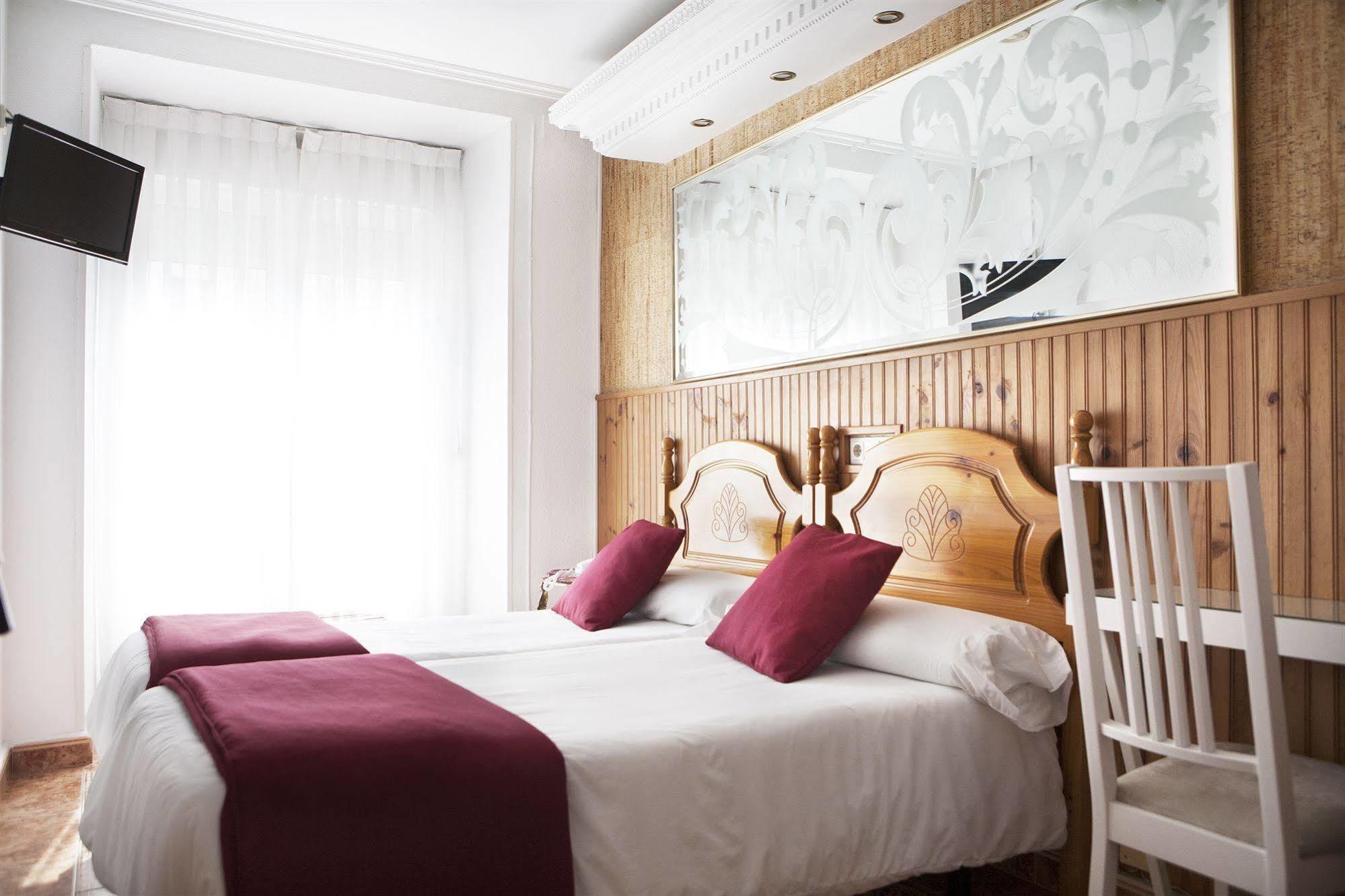 Hotel Dato Віторія-Гастейс Екстер'єр фото